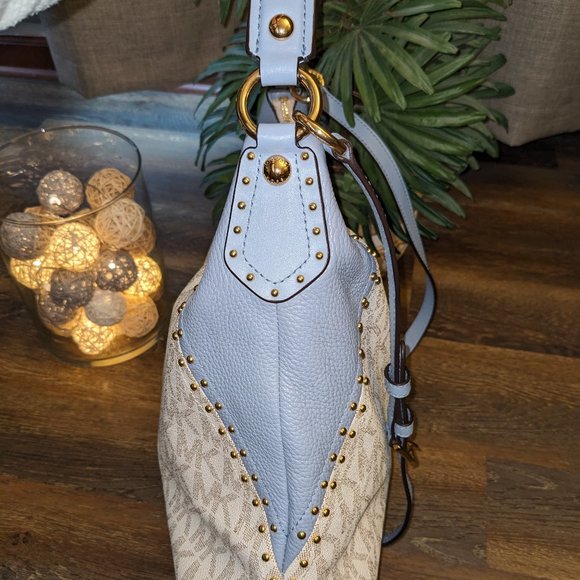 RARE Michael Kors Aria Signature Shoulder Bag. Vanilla & Pale Skye Blue - Picture 5 of 14